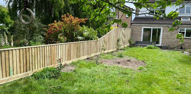 Close-board fencing with raker bay in Horton-cum-Studley, Oxfordshire